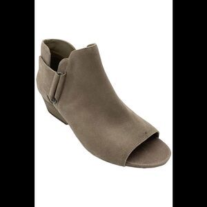 Naturalizer Women's Gemi Bootie Turtle Dove Leather - Medium